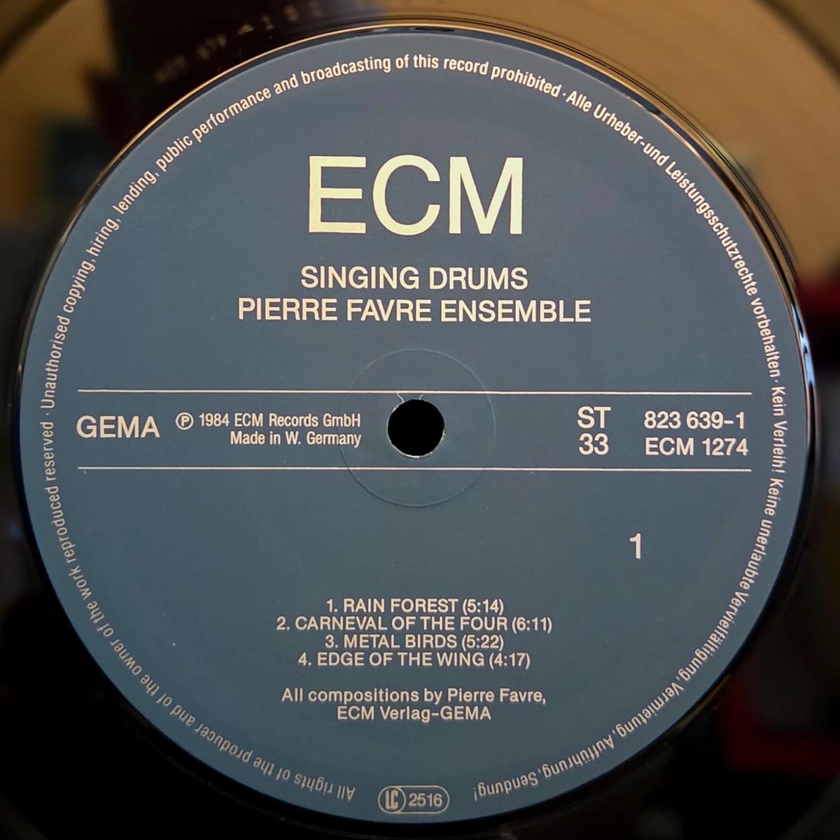 Singing drums - PIERRE FAVRE ENSEMBLE Płyta winylowa LP - Vinylhouse - sklep z muzyką na płytach winylowych